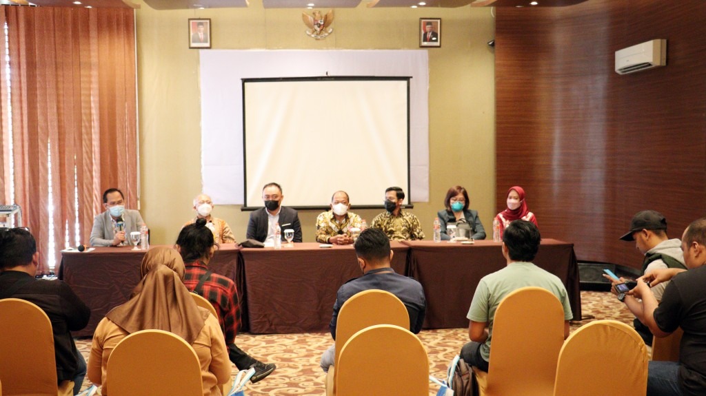 Press conf seminar